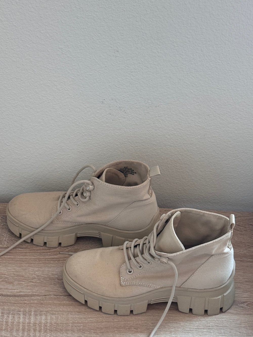GUESS Beige Canvas Chunky Combat Ankle Boots Size 8 - Picture 2 of 5